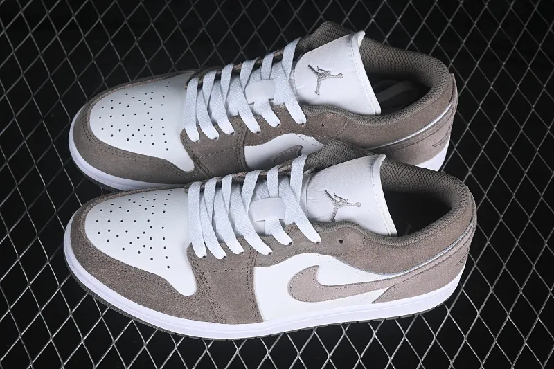 All categories Air Jordan Jordan series basketball shoes Air Jordan 1 Low G version pure original Air Jordan 1 Low AJ1 Joe 1 white gray low-top retro culture basketball shoes 553558-046